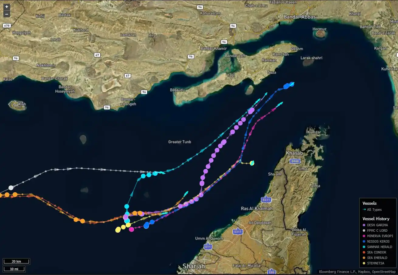 衛星画像によると、ホルムズ海峡の実際の航行は依然としてリスクに制約されています。