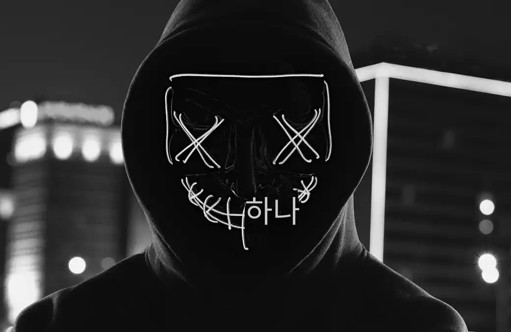 마스크가 그에게 100만 달러를 준 이전에, 그는 코인 발행으로 60만 달러를 벌었습니다.