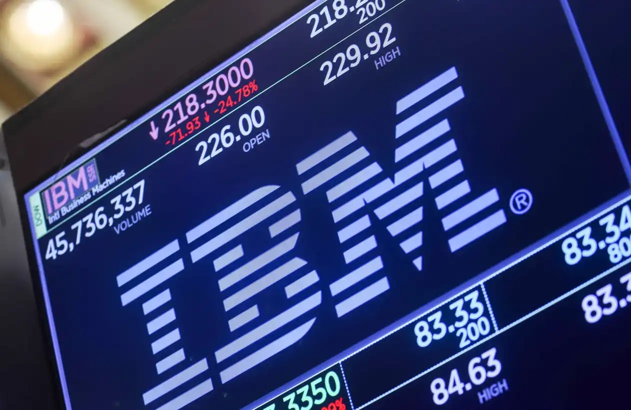 挺過大蕭條和二戰的IBM，在人工智慧狂熱期市值蒸發680億美元